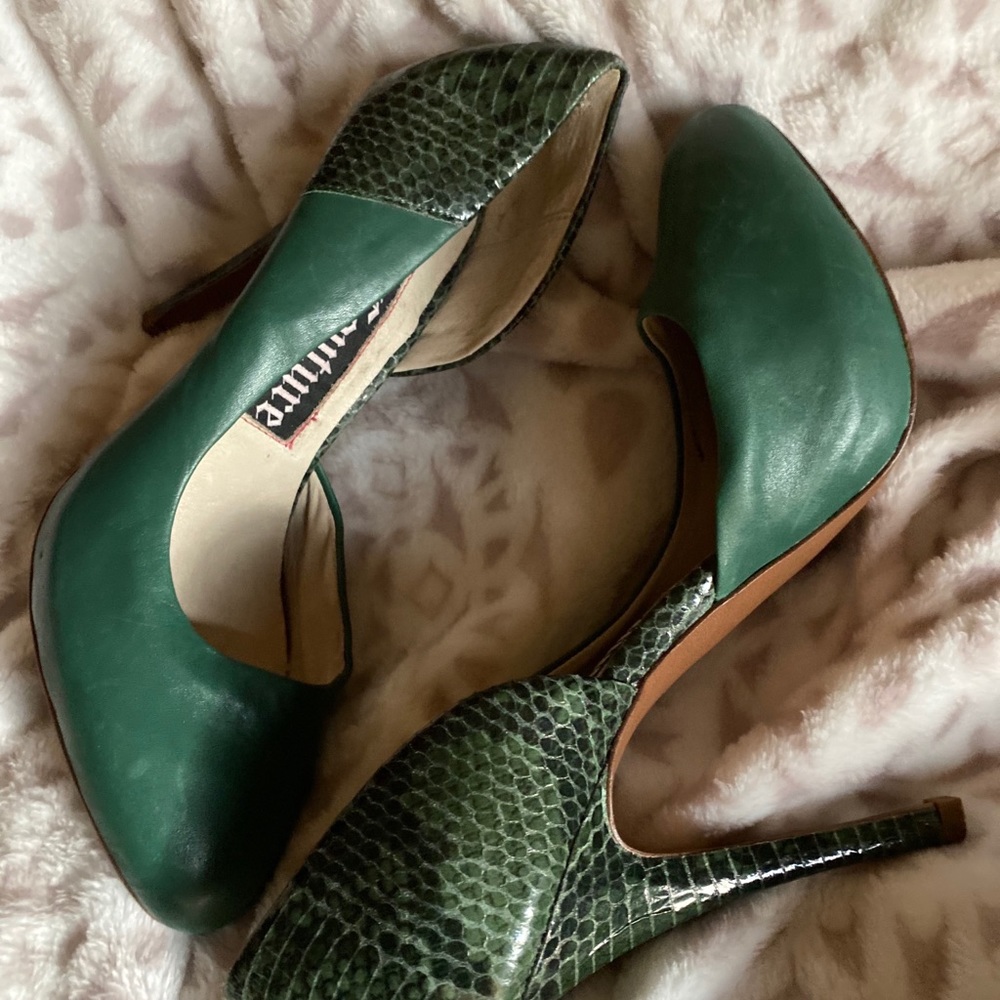 Juicy couture heels, forest green, size 9.5